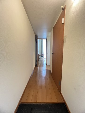 レオパレス北青木の玄関