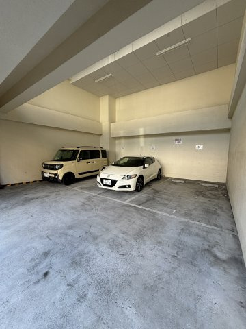 Grandi Rokko Parkの駐車場