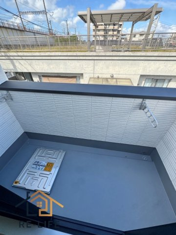 福岡市南区高木２丁目のアパートのバルコニー