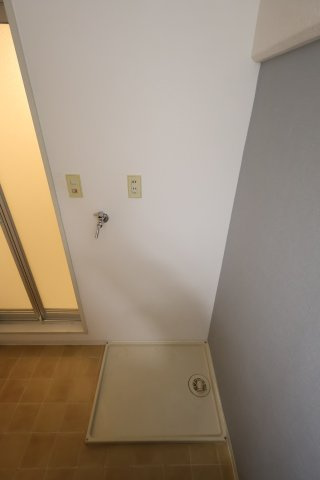【設備】 | ラフィーネ深井清水 | 室内洗濯機置場