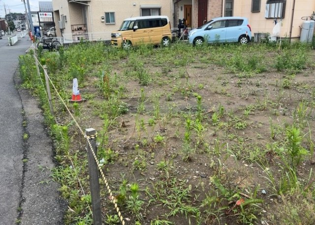 【外観】 | 家を建てる前提で土地を探している場合、地盤の丈夫さは譲れない条件の一つです。地盤が脆弱だと追加工事が必要となります。また、過去に地盤沈下や液状化現象を起こした土地は、できるだけ避けた方がいいでしょう。