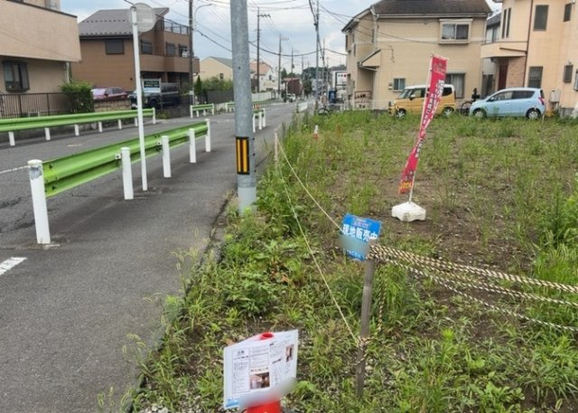 【外観】 | 人が暮らすうえで日光は大切な要素となります。日当たりの良さは譲れないポイントですね。併せて近くに大きな建築物の建築予定がないか、あるいはそれが可能な土地が近くにないか事前に確認することもお勧めします。