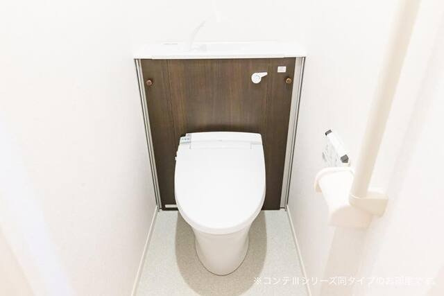 ラフレシール　ウエストのトイレ|落ち着いた色調のトイレです