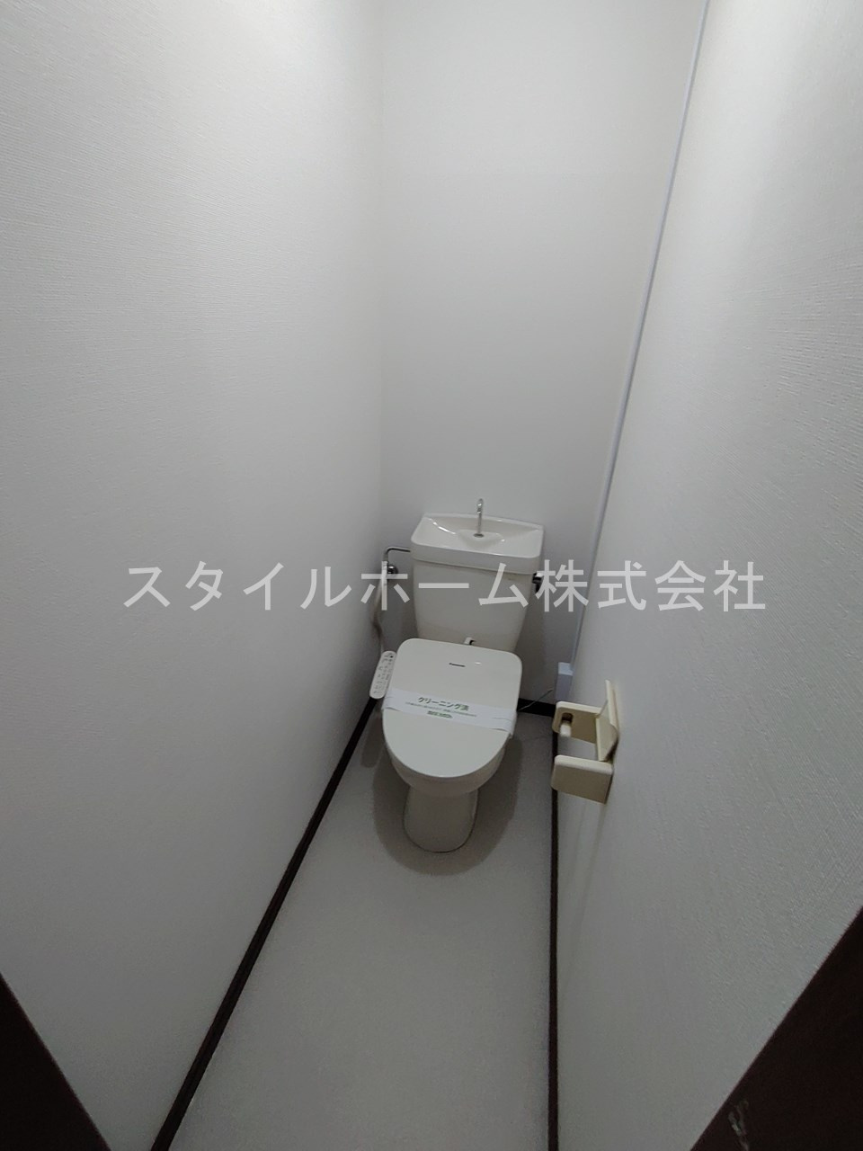 ウイングコート羽根井のトイレ|別部屋写真です。