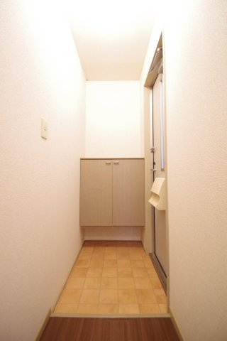 クロノス27飛田Ａ・Ｂの玄関