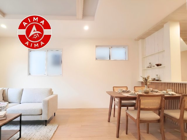 糟屋郡篠栗町和田4丁目第1-2棟（1号棟）の内観：施工例|ダイニングテーブルへの配膳がラクラク、お料理はかどるカウンター付きシステムキッチン！※家具はCGを合成したものです。