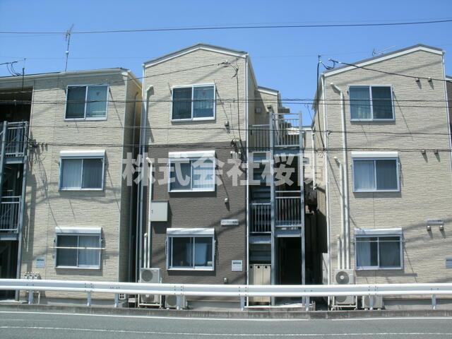 リバーサイド滝頭Ｂ棟の外観