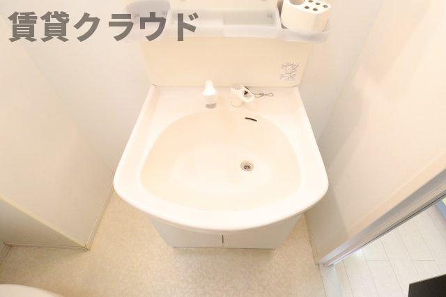 モナリエ稲成町の洗面所|ゆったりとスペースのある洗面所