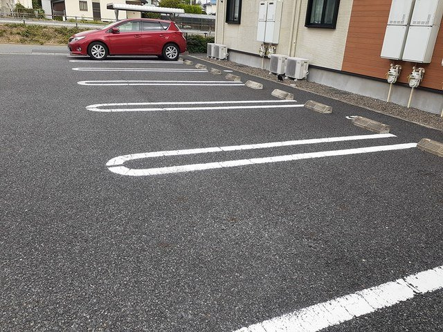 駐車場があるので、車を買う予定の方も安心です