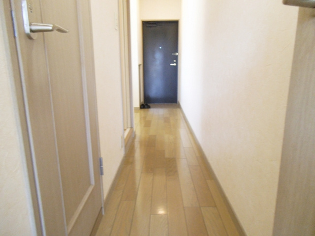 メインステージ赤羽北の居間・リビング|廊下部分のスペースです♪