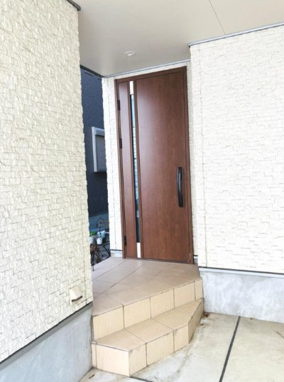 天神町戸建のエントランス