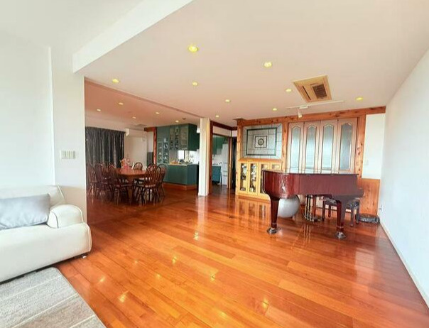 西戸崎５丁目売戸建 の居間・リビング