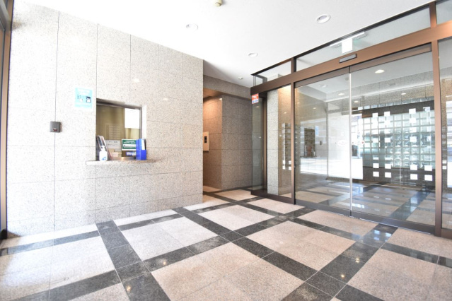 広島市南区比治山本町の賃貸マンションのロビー
