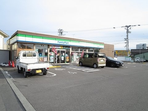 ボヌールの周辺|ファミリーマート和田島店さんまで900m