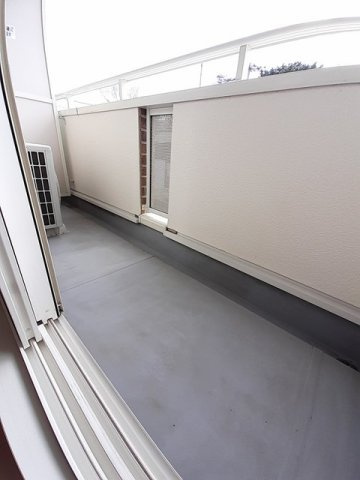 ラッフィナートのバルコニー|外からの目が気にならないバルコニーで洗濯物が干せます