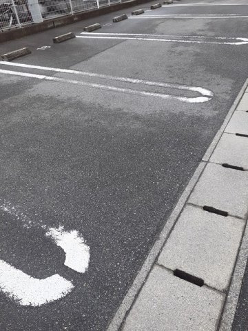 ラリュール　Ⅰの駐車場|駐車スペースもあります
