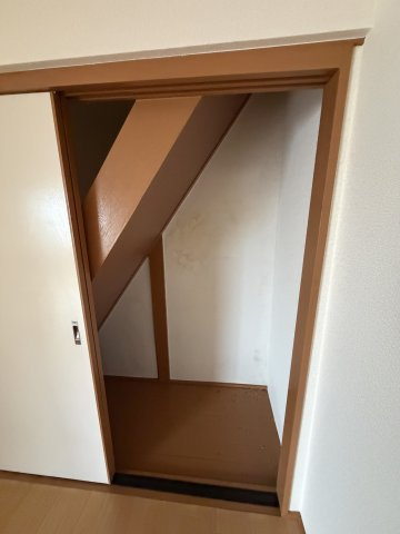 前原町貸家の収納