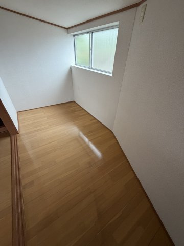 前原町貸家の居間・リビング