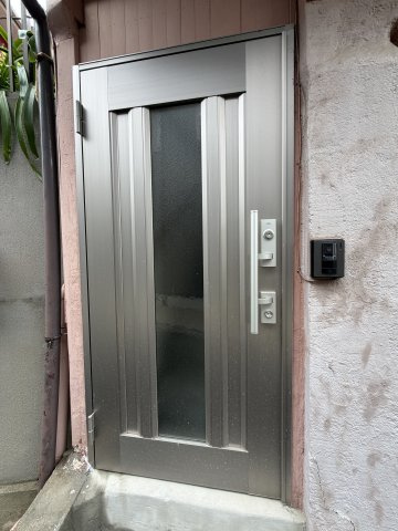 前原町貸家のエントランス