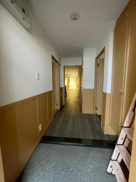 豊橋市北島町字北島の中古マンションの玄関| 来る人を暖かく迎えて来れる玄関は 来客者が多い日も足場に困る事のない収納力です！
