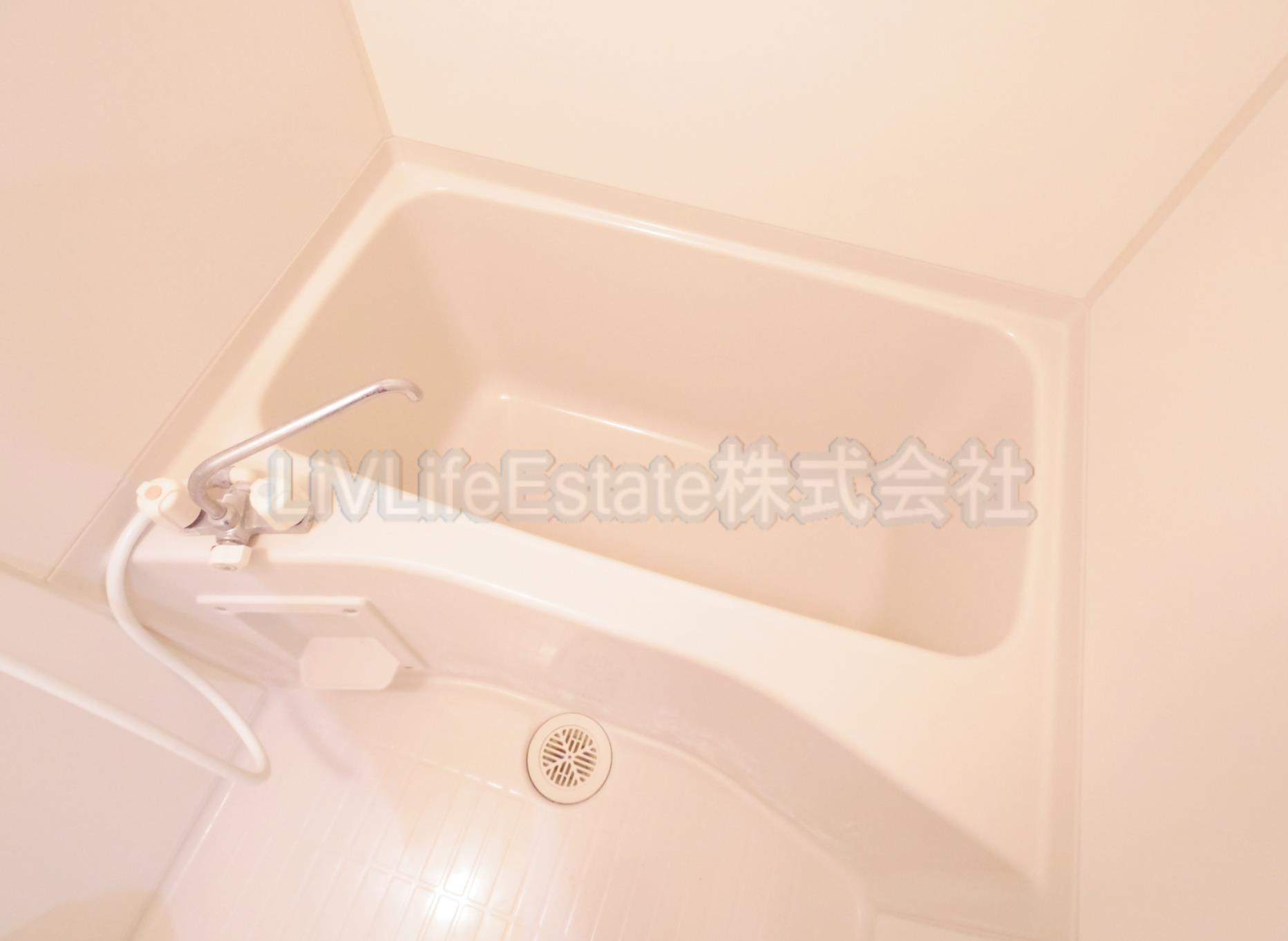 小平市学園東町１丁目のアパートの浴室