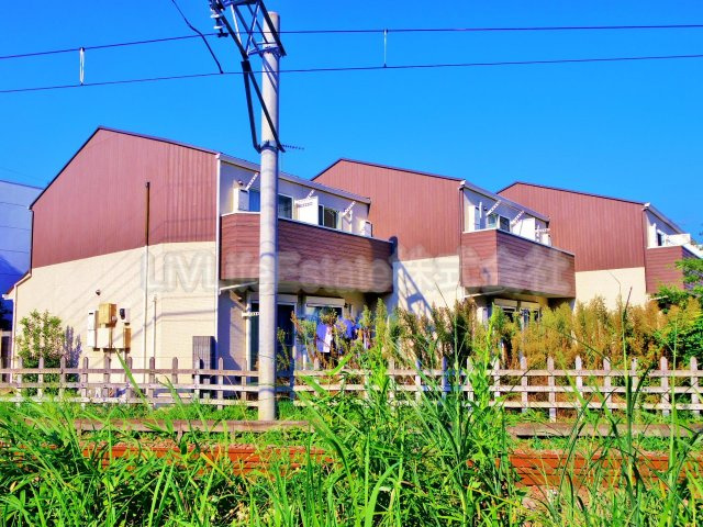 小平市学園東町１丁目のアパートの外観
