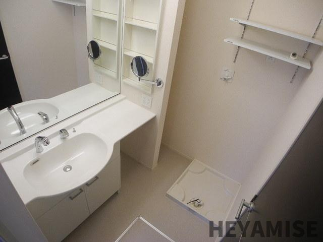 カーサデラルス　A棟の洗面所|※別号室の参考写真です※