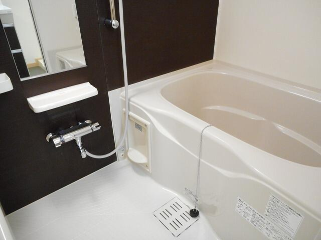 府中市是政２丁目の賃貸マンションの浴室