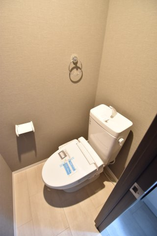 大阪市城東区鴫野西２丁目の賃貸マンションのトイレ