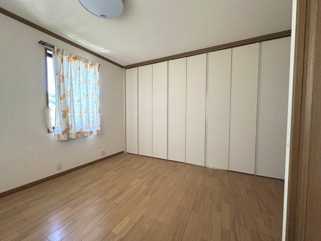 掛川市初馬　売り中古住宅の子供部屋|間仕切り後。