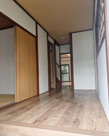 伏見区桃山町伊庭の玄関