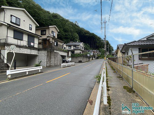八瀬近衛町 中古戸建の前面道路含む現地写真