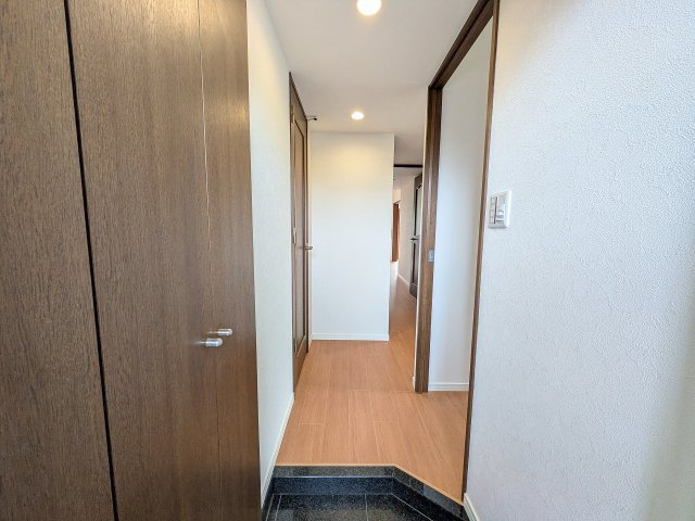 センチュリーめじろ台の玄関|～内装リフォーム済の住戸です～