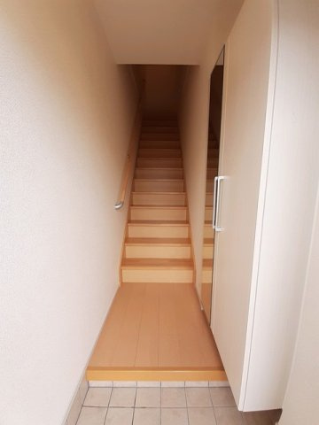シャルールⅡの玄関