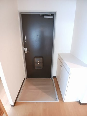 エルディムチェリーの玄関