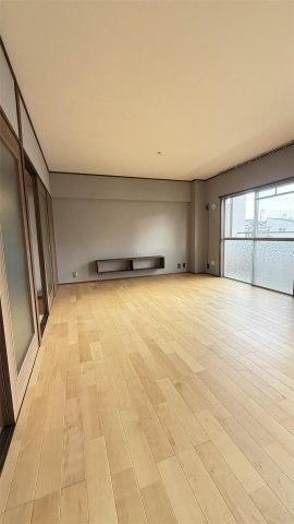 第2森光ビルの玄関