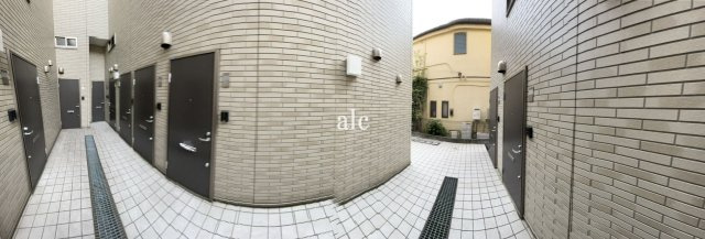 the SUGAMOのエントランス
