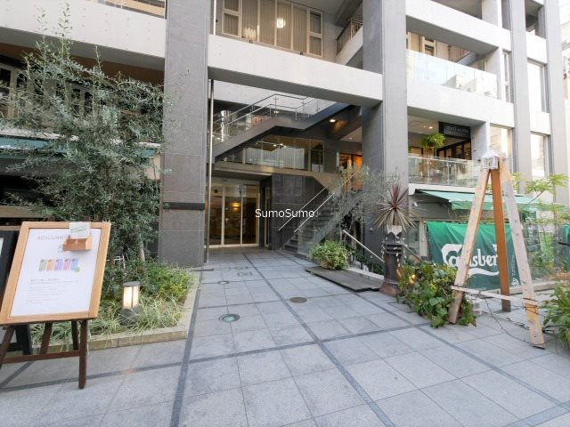 S-CREA御堂筋本町のエントランス