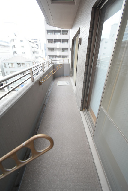 広島市南区段原１丁目の賃貸マンションのバルコニー