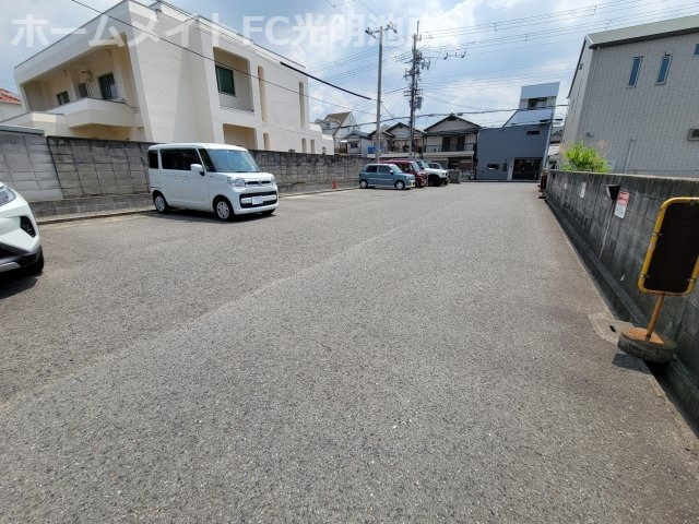 トレゾールMの駐車場