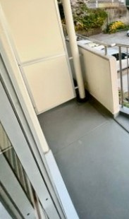 横浜市西区西戸部町１丁目のアパートのバルコニー
