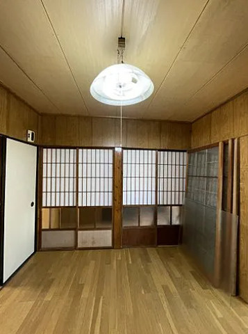 大石町戸建の居間・リビング|ゆったり過ごせるリビングです