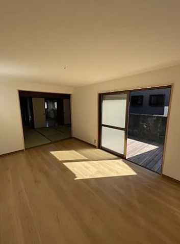 大石町戸建の洋室|ゆったりした洋室です