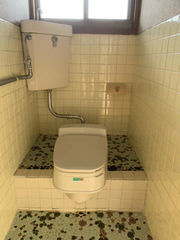 高倉アパートのトイレ|落ち着いたトイレです