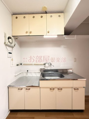 ベアーズマンションのキッチン|コンパクトなキッチンで掃除もラクラク