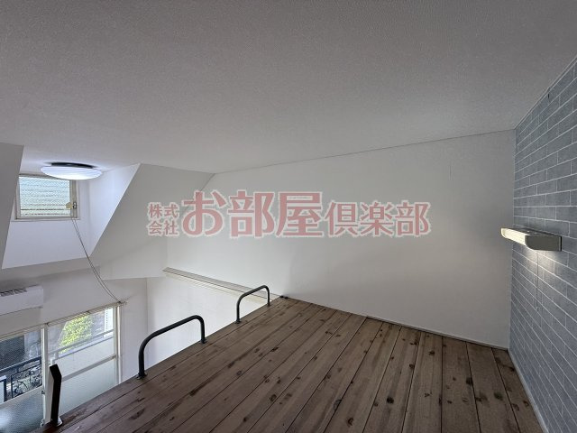 アーサーⅡの内装|明るい色調の室内です