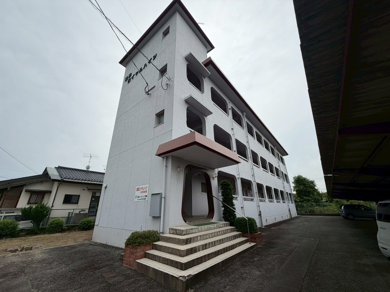 鵜津ロイヤルハイツ
