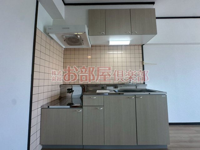 西田ハイツのキッチン|使いやすいキッチンです