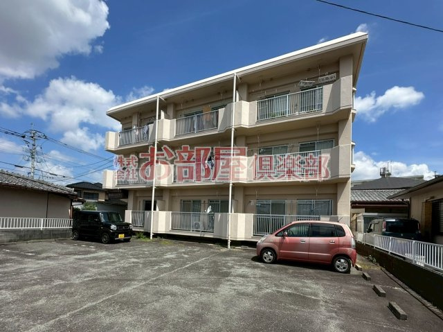 西田ハイツの駐車場|駐車場があるので、車を買う予定の方も安心です