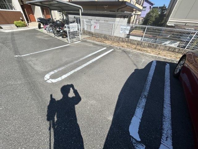 アバンツァート　西島の駐車場